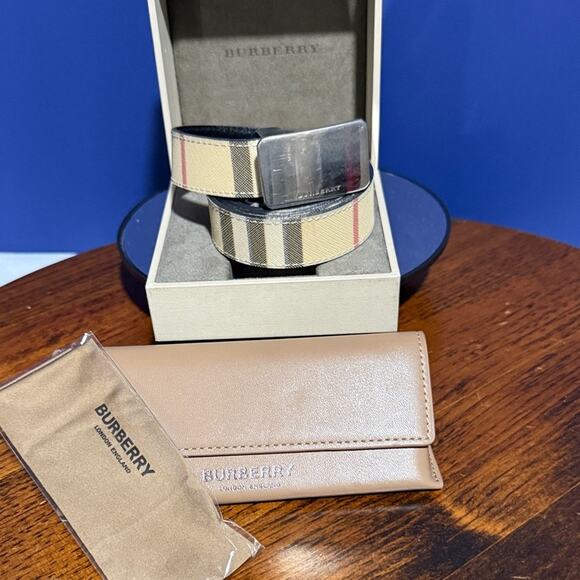 Burberry Checkered Beige and Black Belt and eyeglass case bundle - Picture 1 of 16